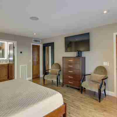 Dtwn Palm Springs Condo: BBQ, Pool, Fire Pit, Etc! Rooms