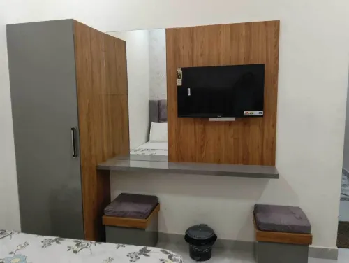 Hotel Grey Stone B & B - 2 ดาว