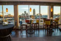 Holiday Inn DES MOINES DTWN - MERCY AREA by IHG - Barer