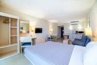 City Express by Marriott Ciudad del Carmen - С бассейном