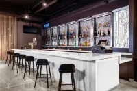Aloft Atlanta at the Battery Atlanta - بار