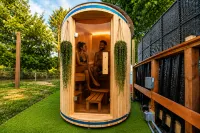 Vintage RV & Spa Experience for 3 - Homestays