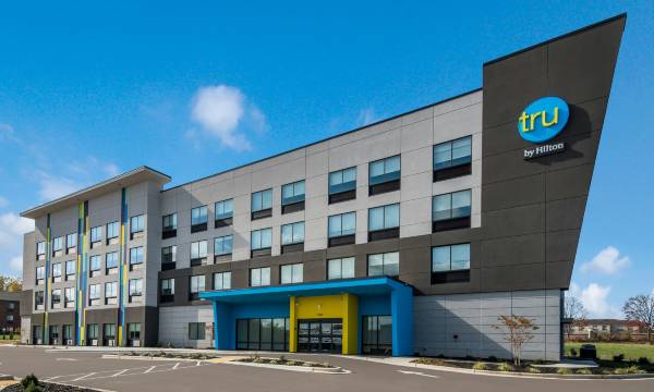 Tru by Hilton Greensboro