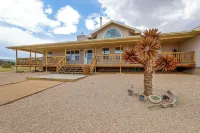 Luxe Mesa View Home on 35 Acres w/ Wraparound Deck - 3-Sterne