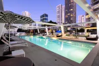 Avani Broadbeach Residences - Beach