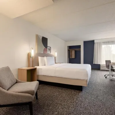 Hampton Inn Columbus-East Отели рядом с достопримечательностью «Развлекательный центр "Волшебная гора"»