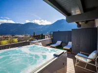 PENTHOUSE N'3 – Balcony, Sauna & Whirlpool Access - Pools