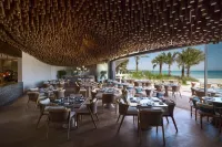 Shebara Resort - parking