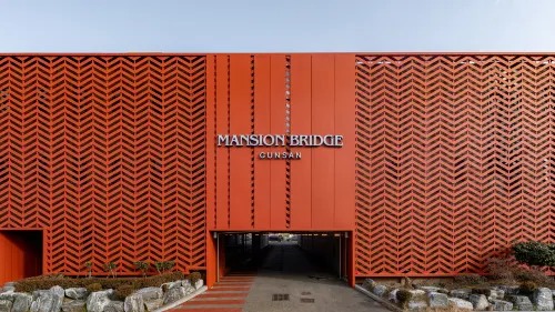 Gunsan Mansion Bridge Hotel - parking