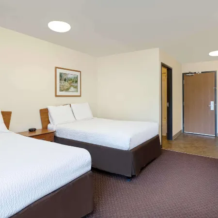 WoodSpring Suites Tyler Rose Garden