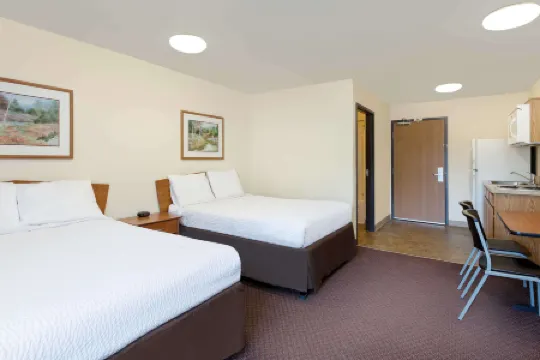 WoodSpring Suites Tyler Rose Garden