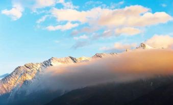 Tianyue Leisure Hotel (Huanglong Scenic Area Branch)