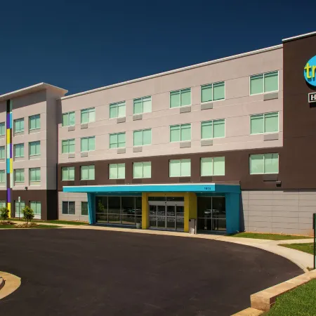 Tru by Hilton Farmville