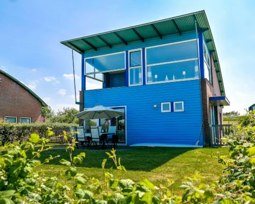6 Pers. Harbor House Nirvana on the Marina with Lake View and Sauna Hotels in Anjum