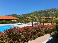 Family Double Room with Private Bathroom in Gojim - Wifi and AC - Kolam Renang