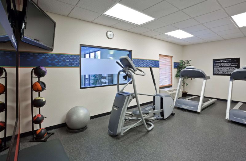 Hampton Inn & Suites Toledo-Perrysburg photo 2
