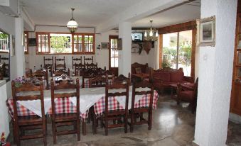 Katerina Hotel - Housity