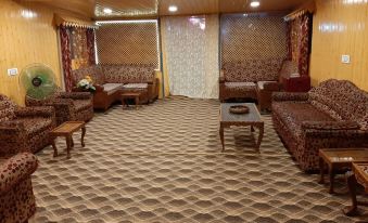 Safina Group of Houseboats