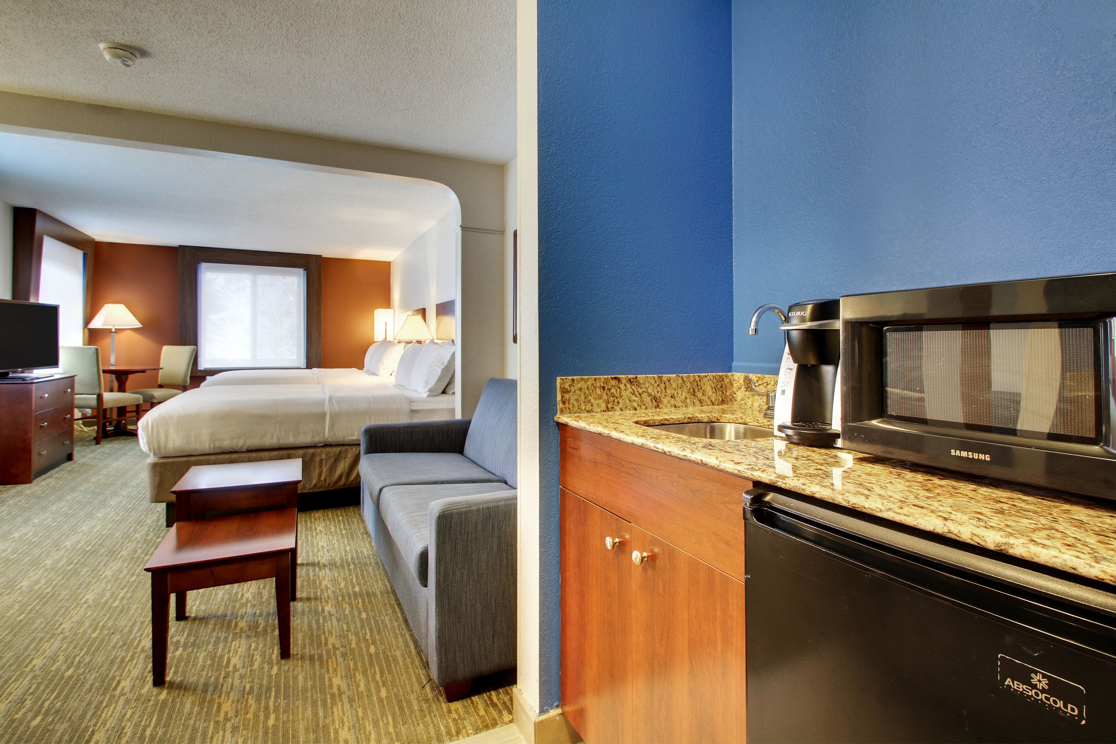 Holiday Inn Express & Suites - Lincoln East - White Mountains, an Ihg Hotel