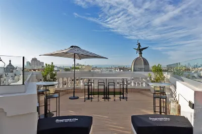 Pestana CR7 Gran Vía Hoteles cerca de Plaza de España