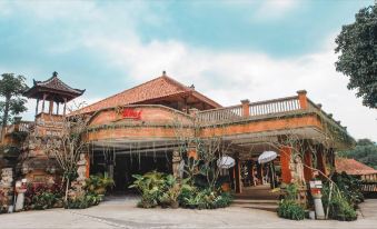 Ubud Hotel & Cottages
