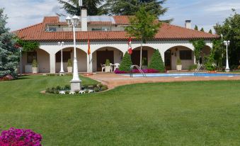 7 Rooms Chalet with Swimming Pool