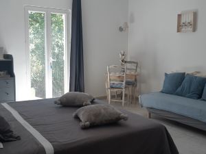 Villa la Chêneraie - Guest House - 3 Bedrooms - Ventoux Room