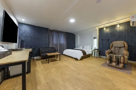 Daejeon Jungli Hotel Raum Отели рядом с достопримечательностью «Hanbat Museum of Education»