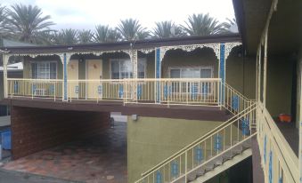Riviera Motel