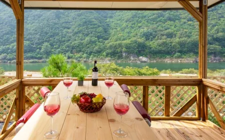 Danyang Pine Caravan Camping Отели рядом с достопримечательностью «Guinsa Temple»