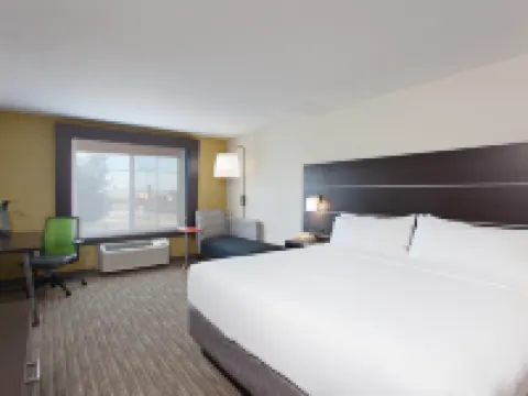 Holiday Inn Express & Suites OAKLAND-AIRPORT by IHG Hotels in Oakland