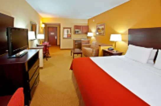 Holiday Inn Express & Suites FRANKLIN by IHG