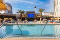 Sahara Las Vegas - piscine