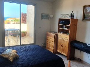 Studio with Fantastic Sea View