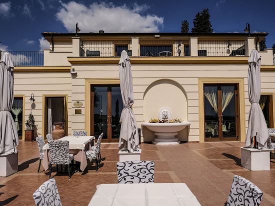 10 Best Hotels near Porto Potenza Picena - Spiaggia Libera, Potenza Picena  2023 | Trip.com