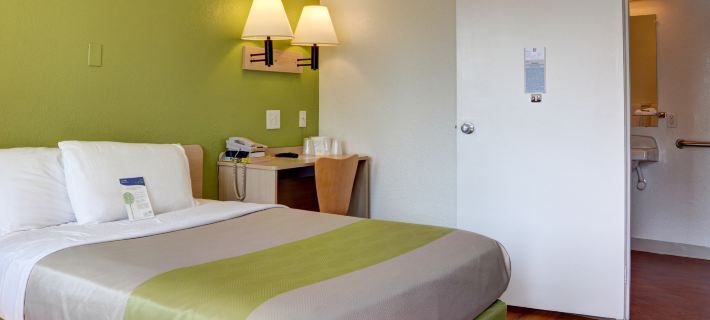 Motel 6 Springfield or  Eugene North Hotels in Lane County