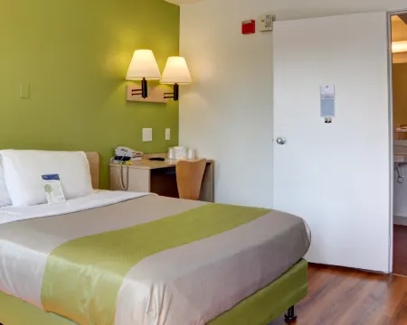 Motel 6 Springfield or  Eugene North Hotels in Springfield