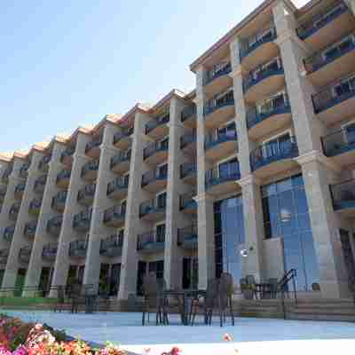 DoubleTree by Hilton Bemidji Hotel Exterior