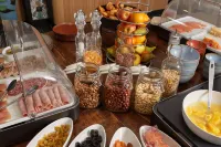 Hotel Les Nomades - breakfast