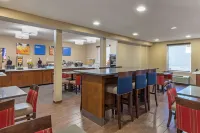 Comfort Inn N Myrtle Beach Barefoot Landing - breakfast