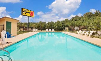 Super 8 by Wyndham Cartersville