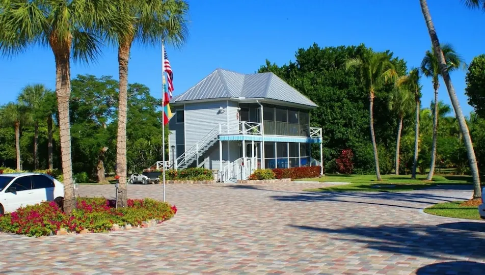 Shalimar Cottages and Motel