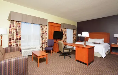 Hampton Inn & Suites Moline-Quad City Int'l Arpt Hotels near Walgreens