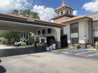 Red Roof Plus+ & Suites Tampa