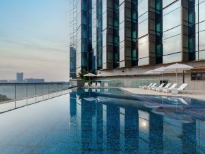 Sheraton Hong Kong Tung Chung Hotel