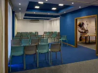 庫裏蒂巴巴特爾歐洲套房酒店 - 國家旅館 鄰近巴特爾的酒店