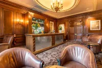 Wood Hall Hotel & Spa - bar
