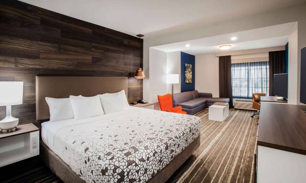 La Quinta Inn & Suites by Wyndham Owasso
