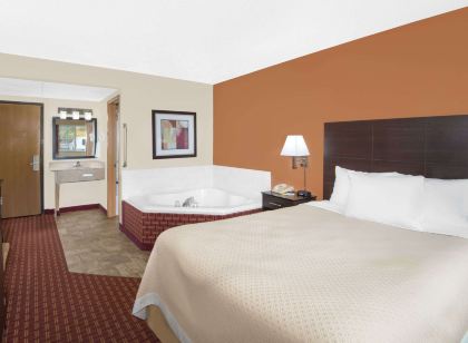 Days Inn by Wyndham Ames