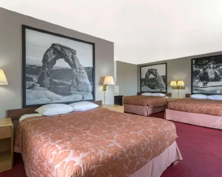 Super 8 by Wyndham Green River Hotels in Green River